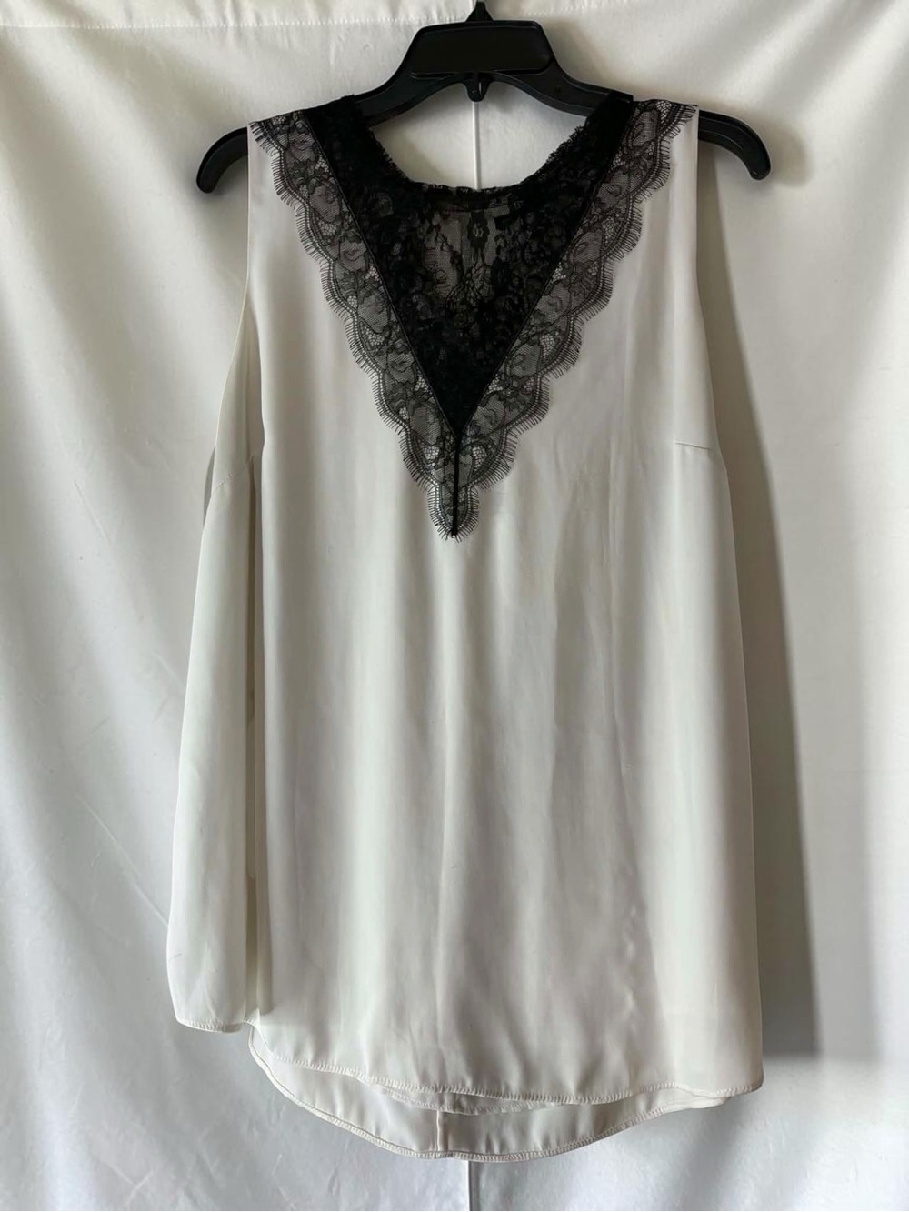 White House Black Market Cream Lace-Trim V-Neck Shell size XL business casual - Picture 2 of 6